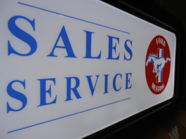 Ford Mustang Feature Light Box